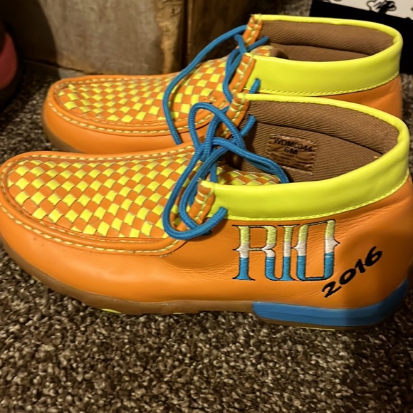 Twisted X Shoes - Neon! Twisted X special edition Rio boots. Size 6 women’s